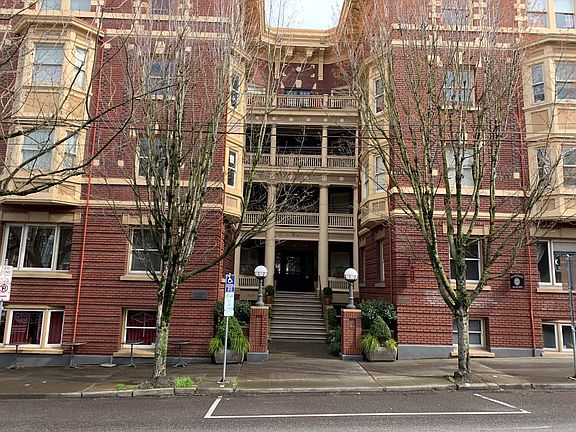 2nd image of 530 NW 23rd Ave APT 205
