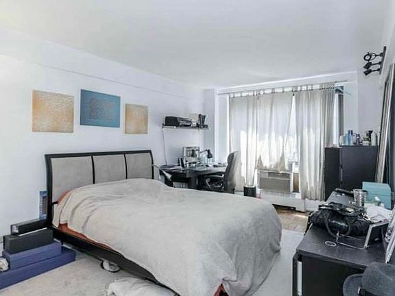 4th image of 420 E 64th St APT 9AE