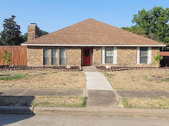 2nd image of 1402 Country Ln