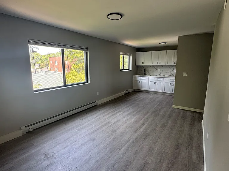 180 Earle St #C4 — Photo 2