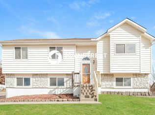 11521 N Ditzler Ave, Kansas City, MO 64157