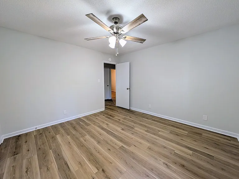 34 N Circle Dr — Photo 13