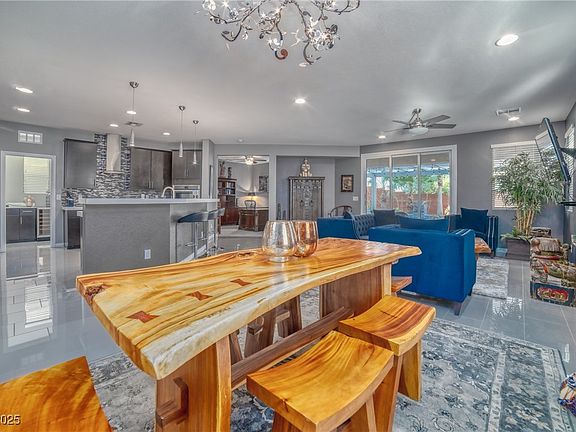 5th image of 466 Port Reggio St