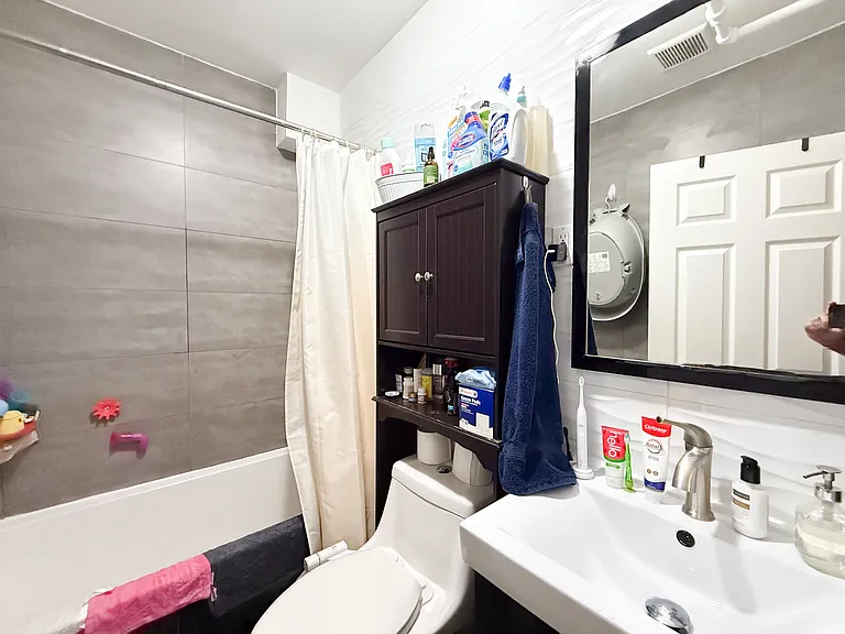 162 Halsey St #1 — Photo 9