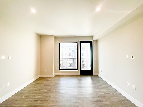 3rd image of 5545 Bonner Ave #203
