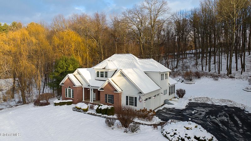 3rd image of 122 Trask Lane