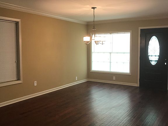 2nd image of 1905 Cherrywood Cir