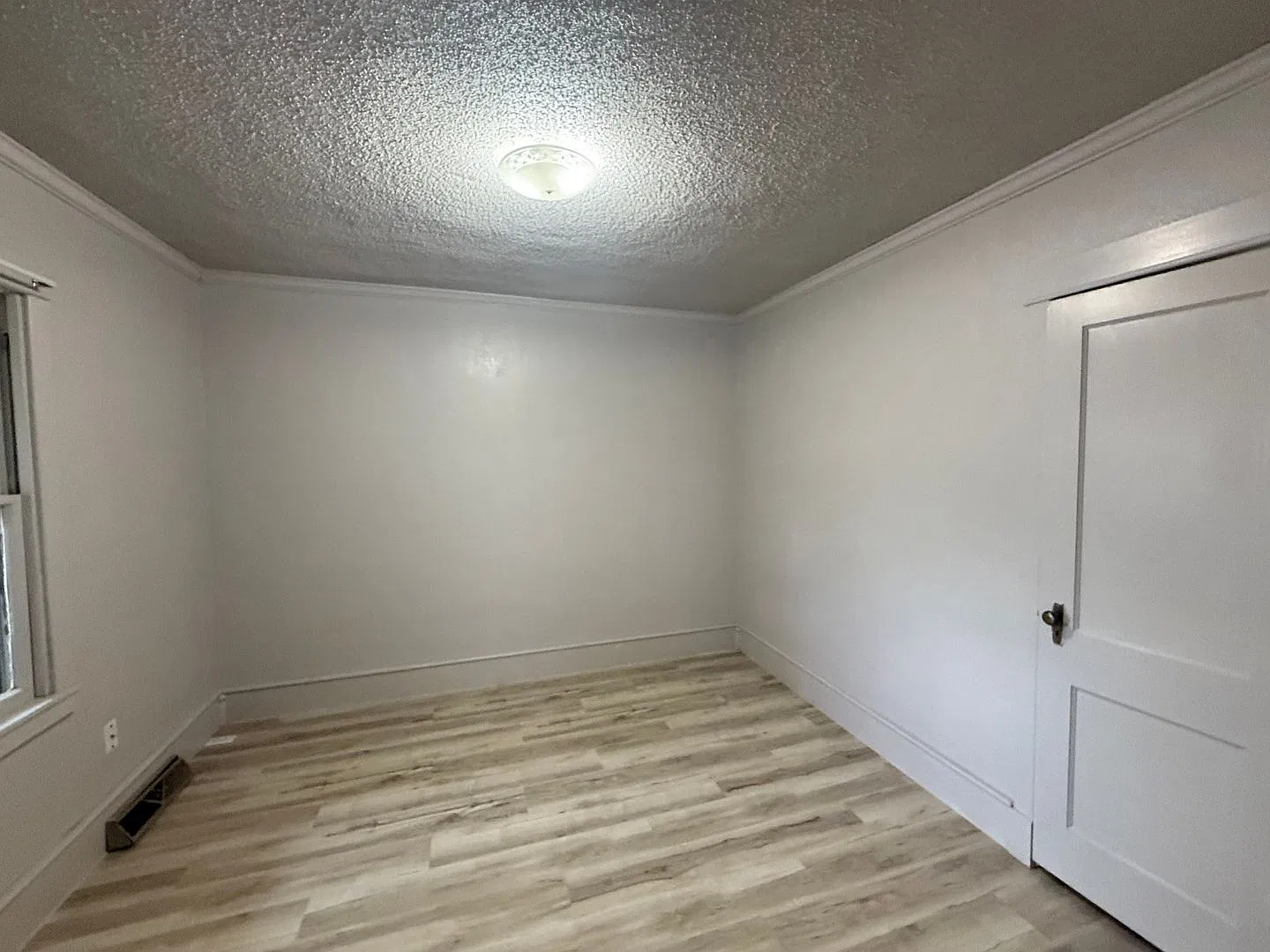 Central air and large backyard! — Photo 4