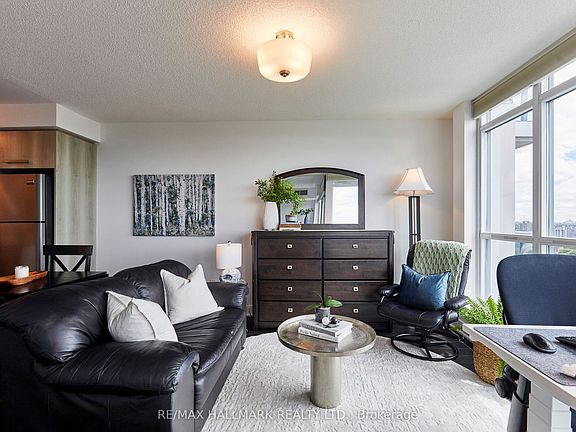 3rd image of 1048 Broadview Ave #1804