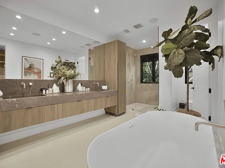 4433 Kraft Ave — Photo 31