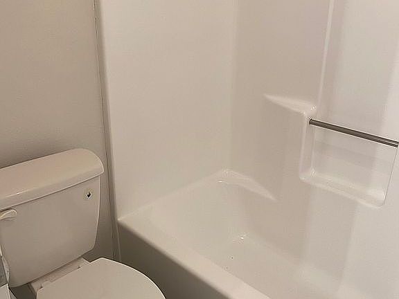 Master toilet/shower