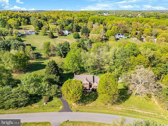 2nd image of 7913 Briarheath Ct