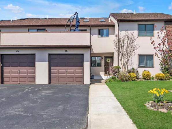 1 Anchorage Way #303, Freeport, NY 11520