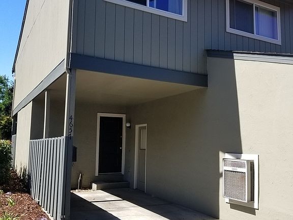 2nd image of 4657 Persimmon Pl