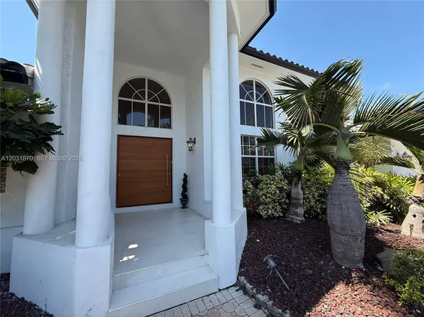 2940 NE 164th St, North Miami Beach, FL 33160