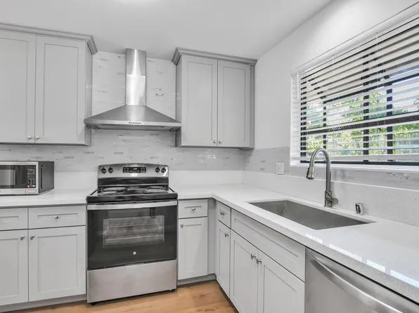 900 Southampton Rd APT 142, Benicia, CA 94510