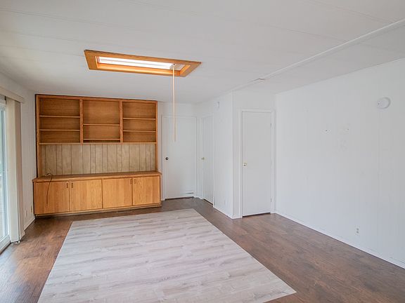 5th image of 100 SW 195th Ave Unit 20