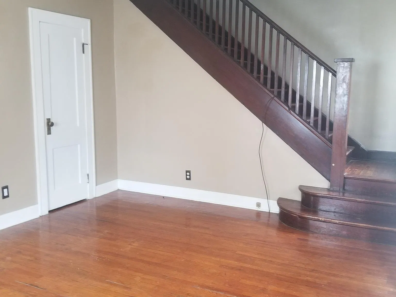 2 bed, 1200 sqft, $1,300 — Photo 2