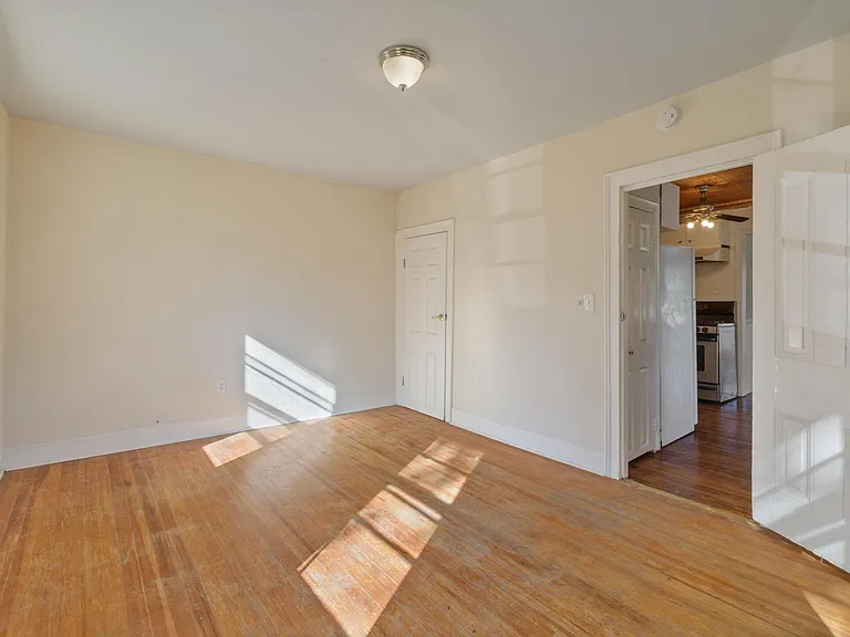 250 Sanford St — Photo 16