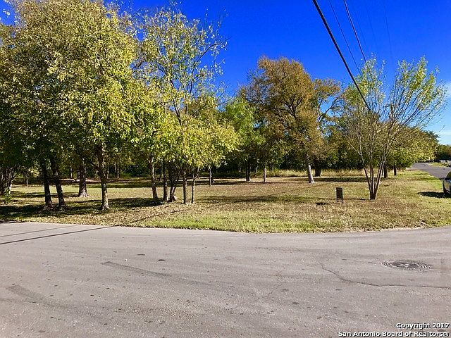 1st image of 489 Oak Knoll Dr