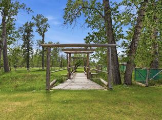 34 E Oak Ave, Okotoks, AB T1S1K6