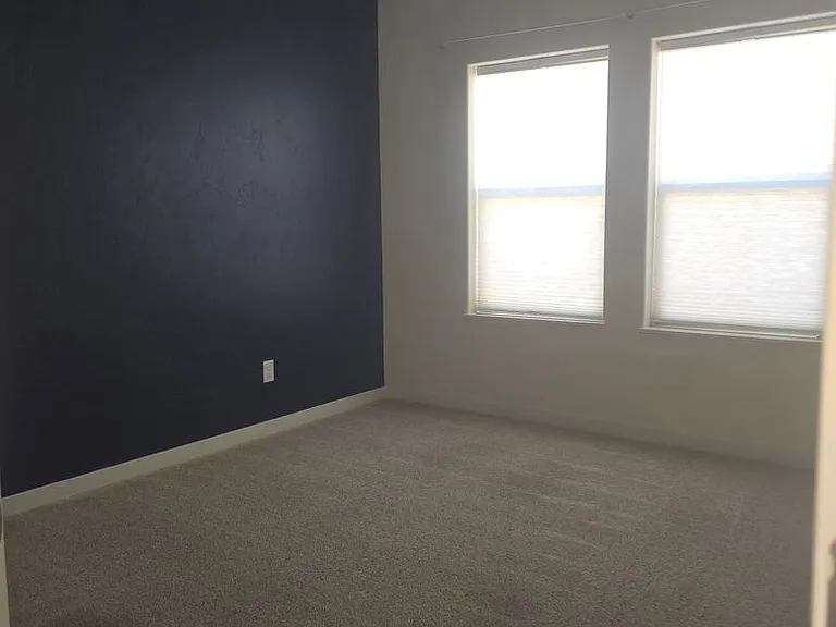 388 Blue River Dr — Photo 10