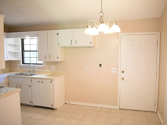 3rd image of 315 Lenwood Dr