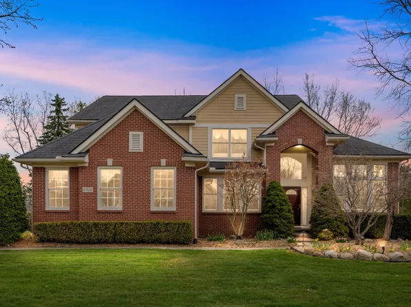 47535 Greenwich Dr, Novi, MI 48374