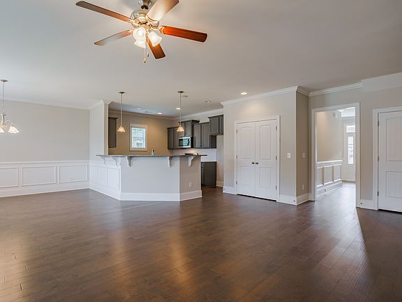 5th image of 306 Berlandier Ln