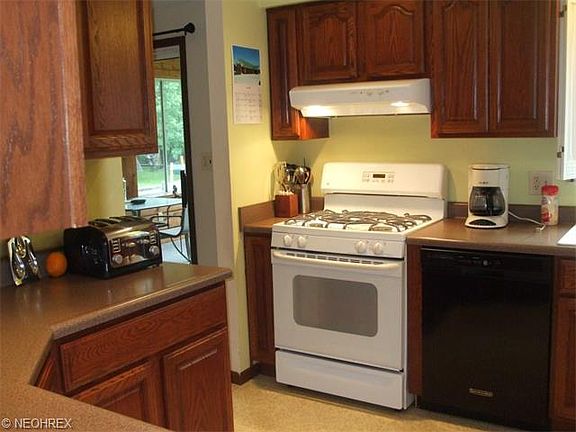 2nd image of 2455 Silver Springs Dr