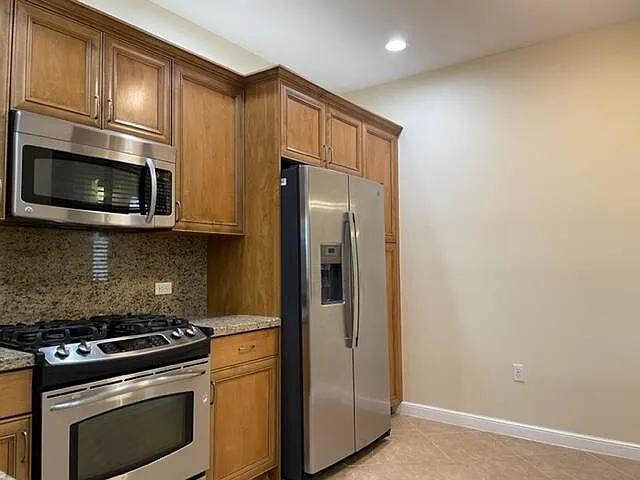 2 bed, 2.0 bath, 1174 sqft, $2,950 — Photo 3