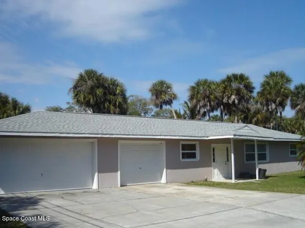 215 Pelican Dr, Melbourne Beach, FL 32951