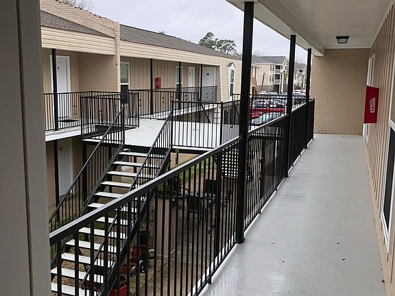 4th image of 169 Briarfield Ave APT 18