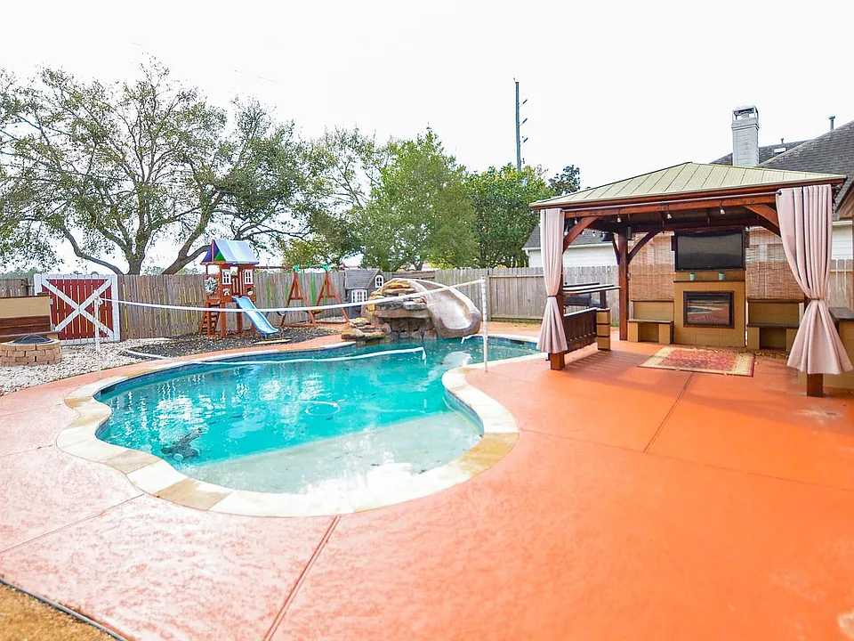 2811 Willow Fork Dr