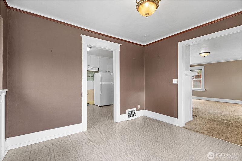 5th image of 3740 N 30th Street