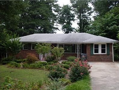 1st image of 2669 Beechwood Ave