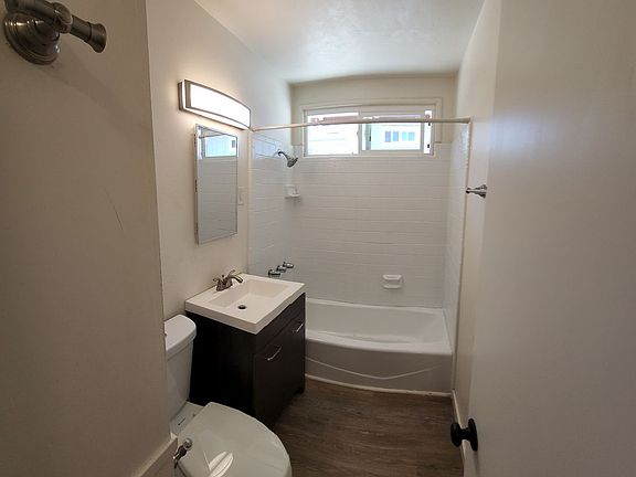 4th image of 359 Tolosa Way