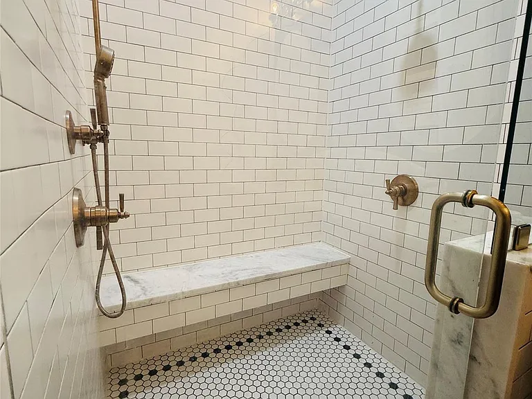 408 Short St — Photo 16