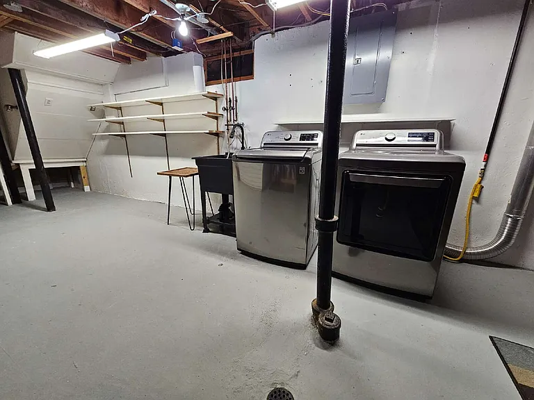 31400 Lyons Cir W — Photo 32