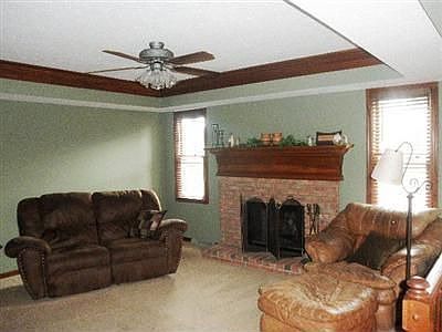 5th image of 4385 Stone Creek Dr