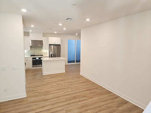 4th image of 519 Embrook Way