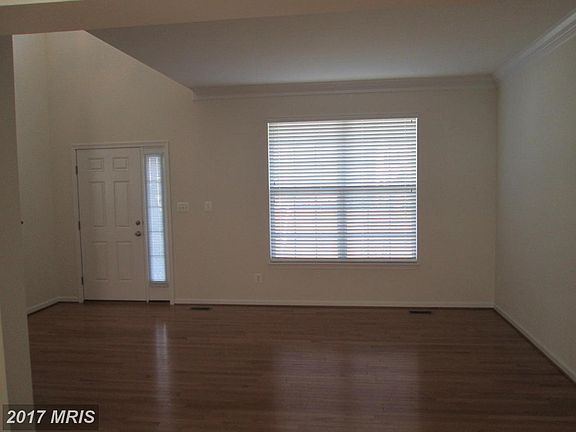 4th image of 611 Bentgrass Dr