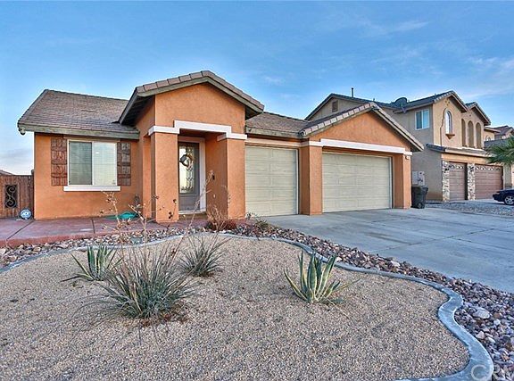 3rd image of 14937 Mesa Linda Ave