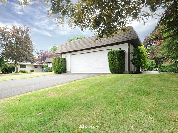 2nd image of 8613 8615 Onyx Drive SW