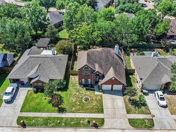 3rd image of 19423 Stamford Dr