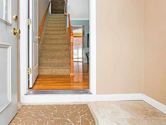 3rd image of 1878 Gerald Ave