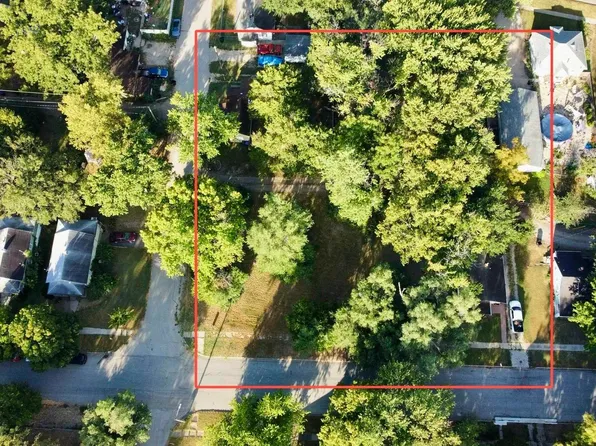 2417 SW Clay St, Topeka, KS 66611