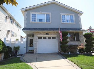 345 Bartlett Ave, Staten Island, NY 10312