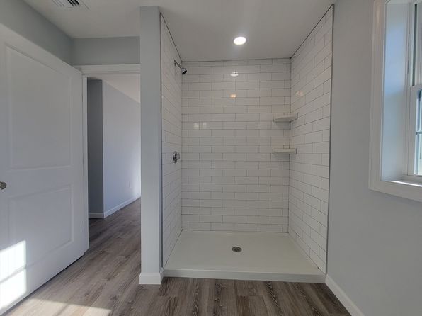 160 Franklin St, Fall River, MA 02720