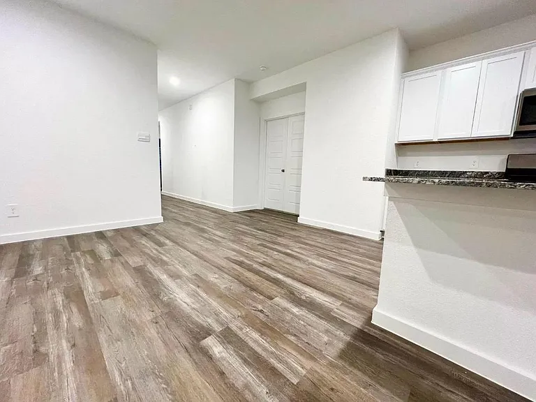 1122 Briscoe Ct — Photo 20